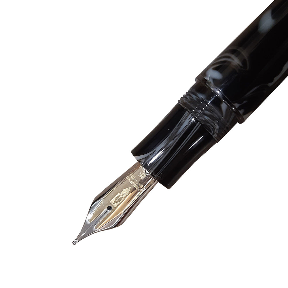 Delta The Journal Marbled Horn (Ivory) Resin with Gunmetal Trim Fountain Pen – 18Kt Gold Fusion Broad Nib