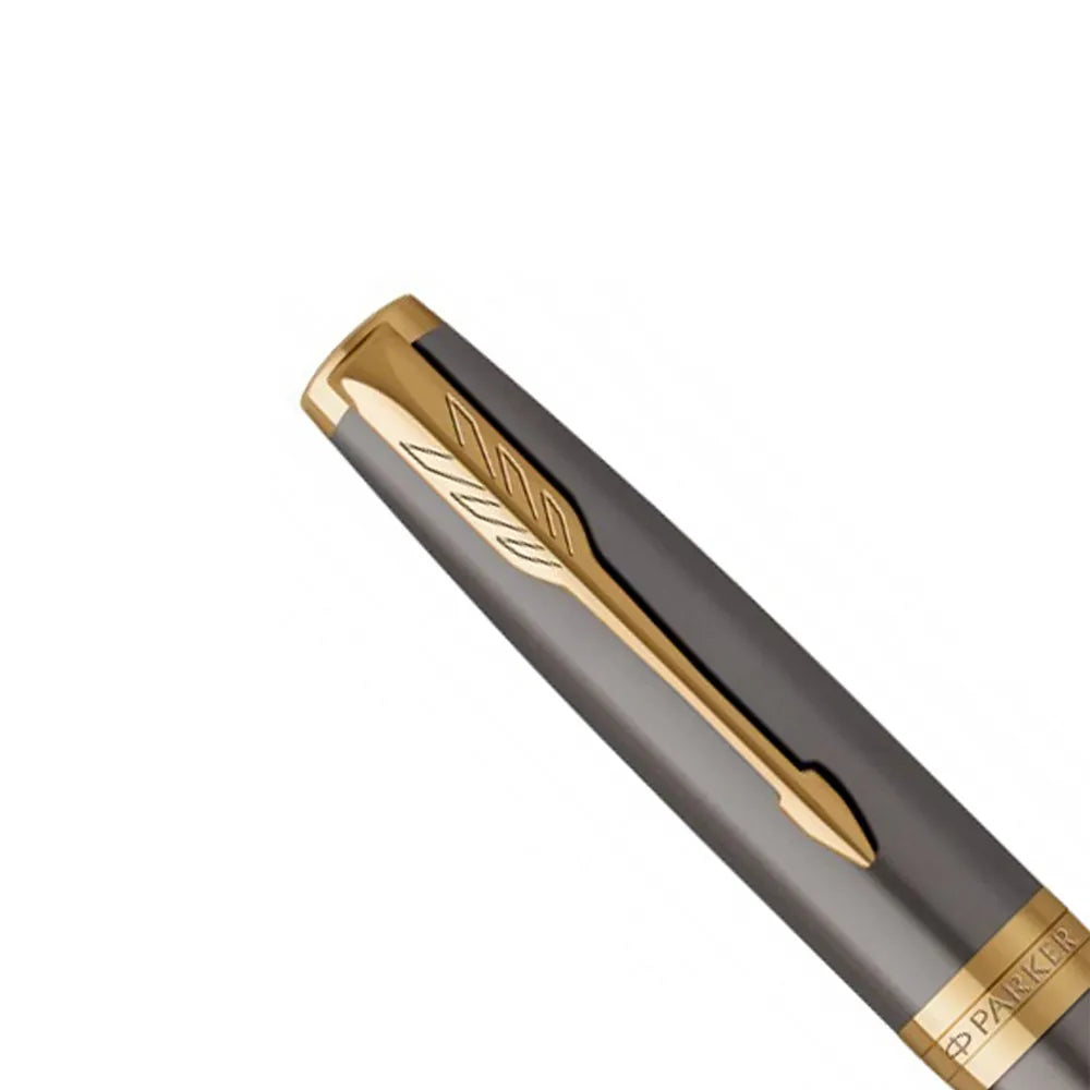 The Sonnet’s grey and gold finish combine with luxurious styling to firmly position it as an exemplar of Parker sophistication. The intricate detailing and gold PVD coating of the clip and brass trims combine perfectly with the stainless steel cap and barrel, beautifully finished in a classic grey lacquer. It’s an enduring, signature design that represents the very essence of Parker elegance and understatement. The Parker Sonnet’s elegant profile feels delightful in the hand, offering a refined writing expe
