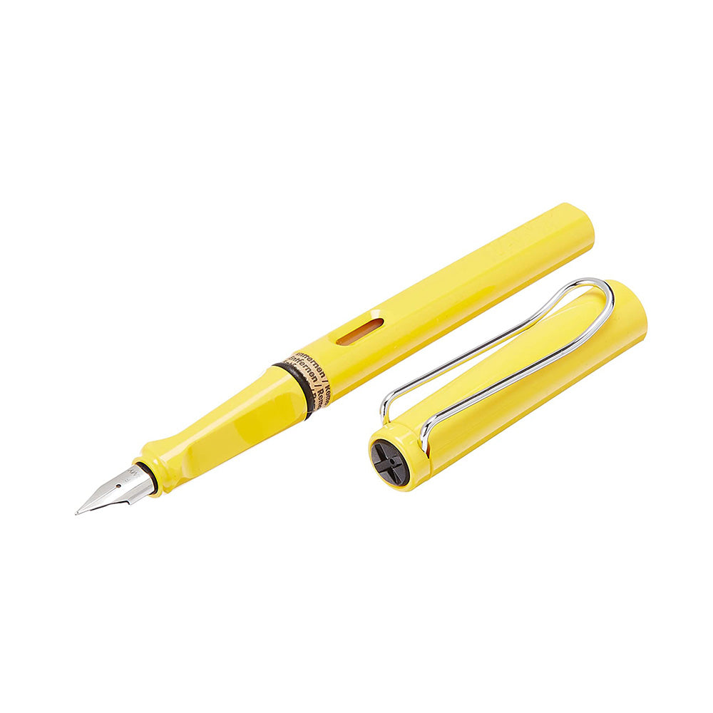 LAMY safari yellow Fountain pen F Many attractive colours, timeless design, perfect ergonomics. These are just some of the reasons that the LAMY safari is one of the most popular writing instruments worldwide. Distinctive recessed grip guarantees writing comfort. Sturdy plastic, shiny yellow / metal clip / ergonomic grip / steel nib, polished / with ink cartridge LAMY T 10 blue / with converter Z 28
