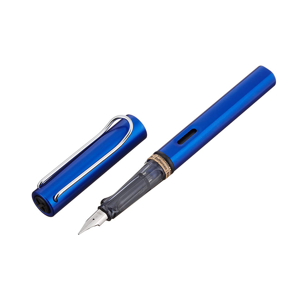The Light Aluminium-Experience. LAMY AL-star oceanblue Fountain pen M The Lamy AL-star is the attractive, young writing instrument which satisfies even the highest requirements. Made of feather-light robust aluminum, anodized in various colors. With distinctive transparent grip and spring-action metal clip. Aluminium, dark blue anodized / steel nib, polished / with ink cartridge LAMY T 10 blue / with converter filling system Z 28