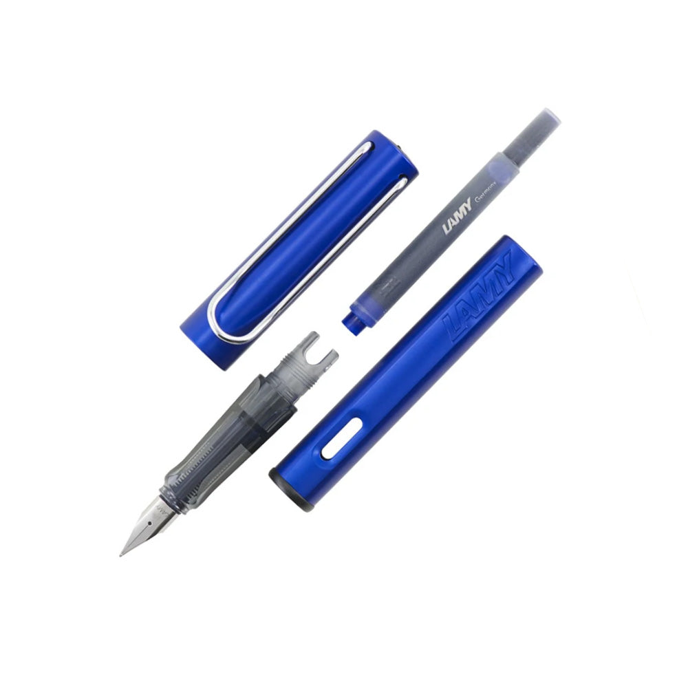 The Light Aluminium-Experience. LAMY AL-star oceanblue Fountain pen EF The Lamy AL-star is the attractive, young writing instrument which satisfies even the highest requirements. Made of feather-light robust aluminum, anodized in various colors. With distinctive transparent grip and spring-action metal clip. Aluminium, dark blue anodized / steel nib, polished / with ink cartridge LAMY T 10 blue / with converter filling system Z 28