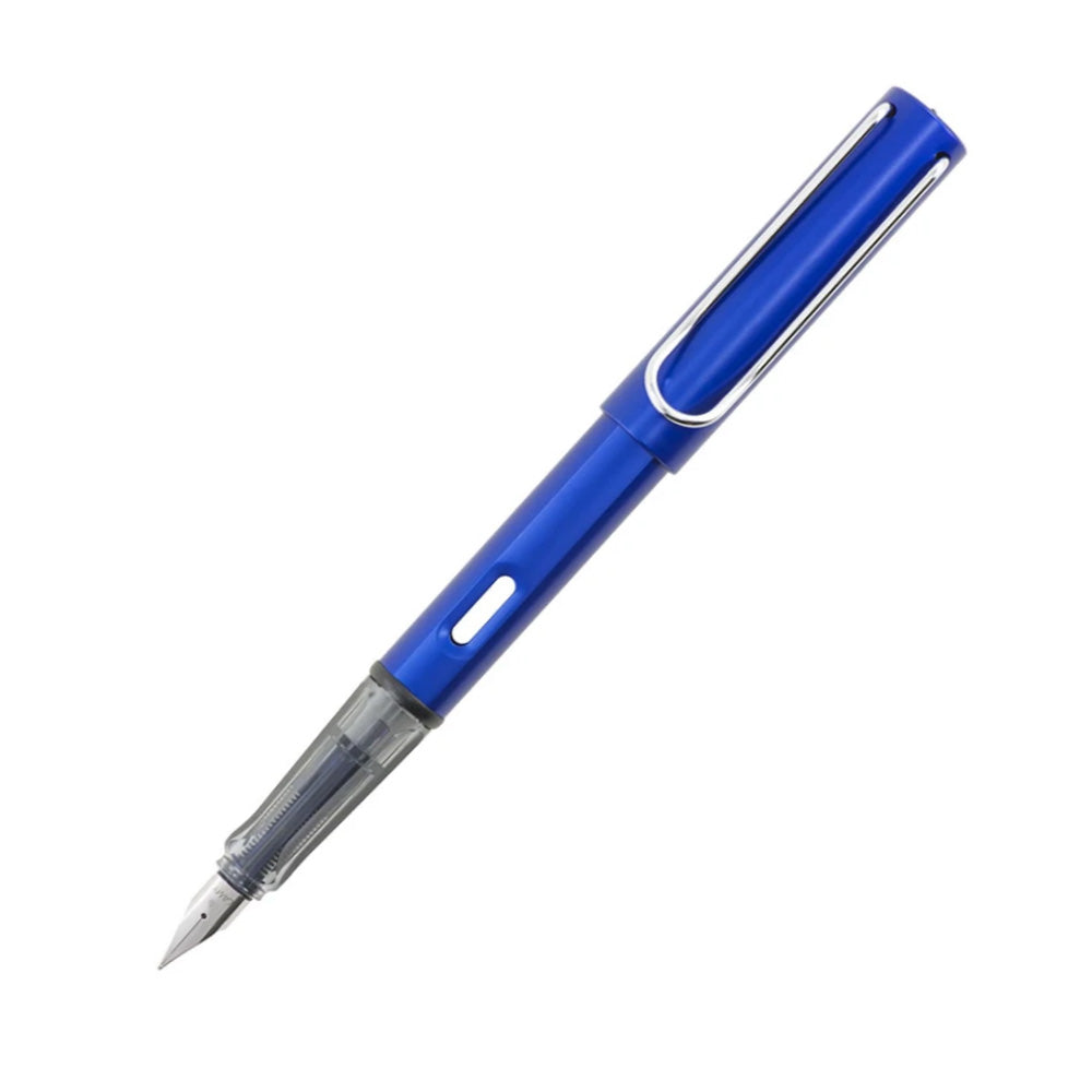 The Light Aluminium-Experience. LAMY AL-star oceanblue Fountain pen EF The Lamy AL-star is the attractive, young writing instrument which satisfies even the highest requirements. Made of feather-light robust aluminum, anodized in various colors. With distinctive transparent grip and spring-action metal clip. Aluminium, dark blue anodized / steel nib, polished / with ink cartridge LAMY T 10 blue / with converter filling system Z 28