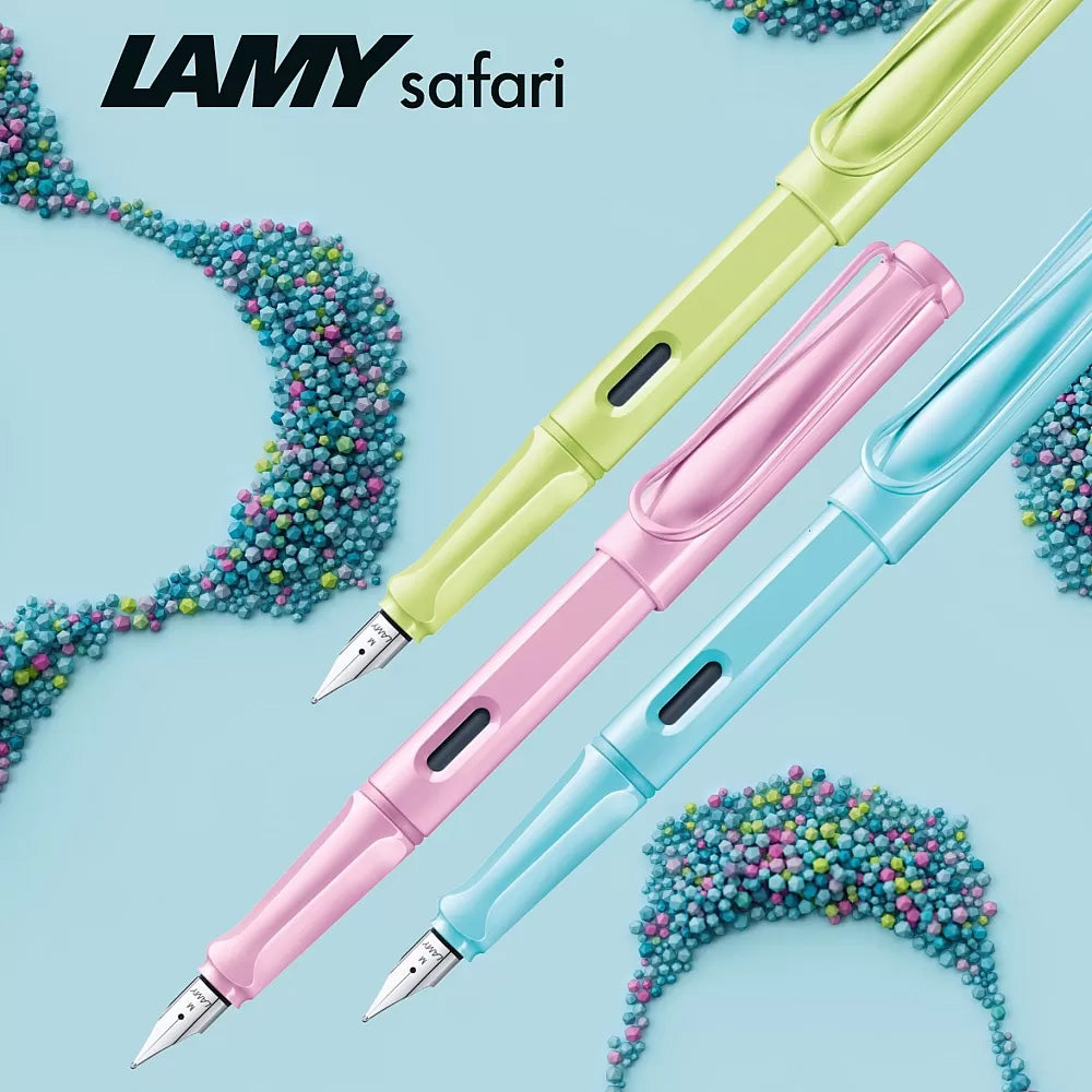 Write Different LAMY safari springgreen Fountain pen M Many attractive colours, timeless design, perfect ergonomics. These are just some of the reasons that the LAMY safari is one of the most popular writing instruments worldwide. Distinctive recessed grip guarantees writing comfort. Sturdy plastic, shiny springgreen/ matching colour metal clip / ergonomic grip / steel nib, polished / with ink cartridge LAMY T 10 blue / with converter Z 28