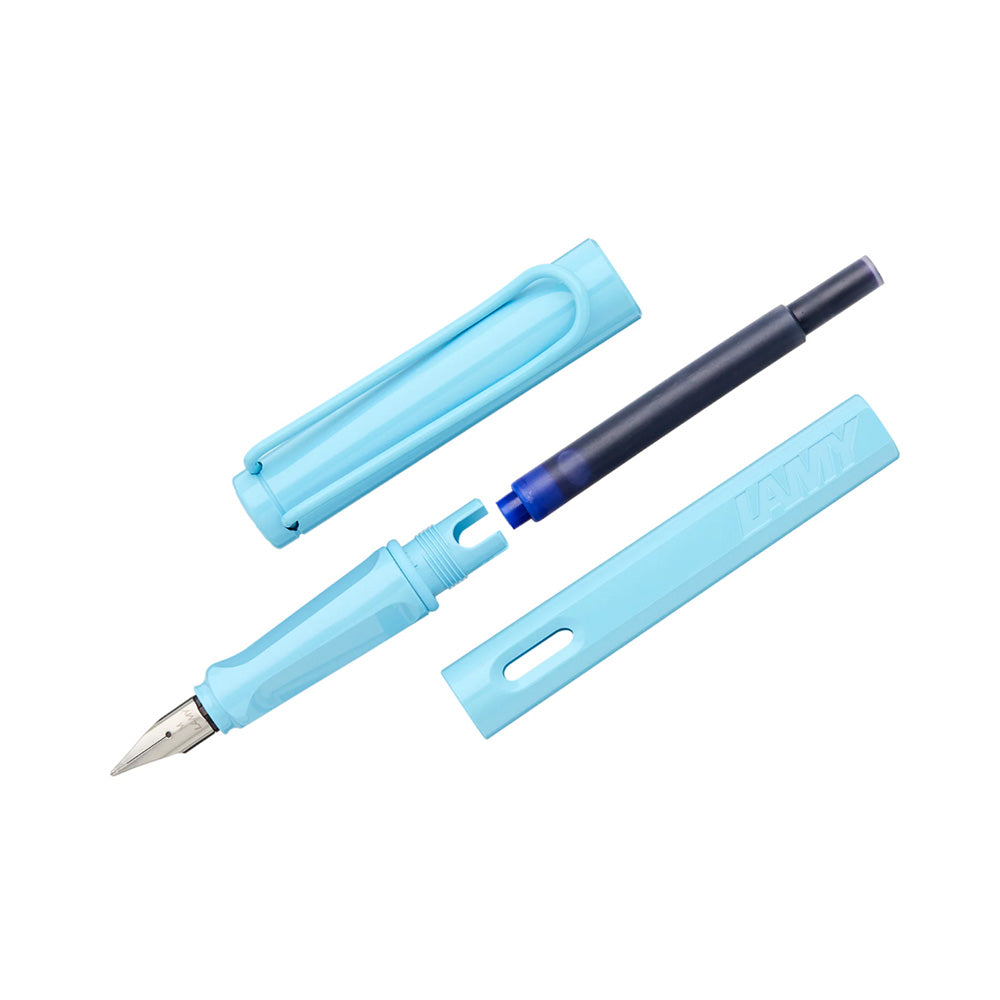 Write Different LAMY safari aqua sky Fountain pen EF Many attractive colours, timeless design, perfect ergonomics. These are just some of the reasons that the LAMY safari is one of the most popular writing instruments worldwide. Distinctive recessed grip guarantees writing comfort. Sturdy plastic, shiny aqua sky / matching colour metal clip / ergonomic grip / steel nib, polished / with ink cartridge LAMY T 10 blue / with converter Z 28