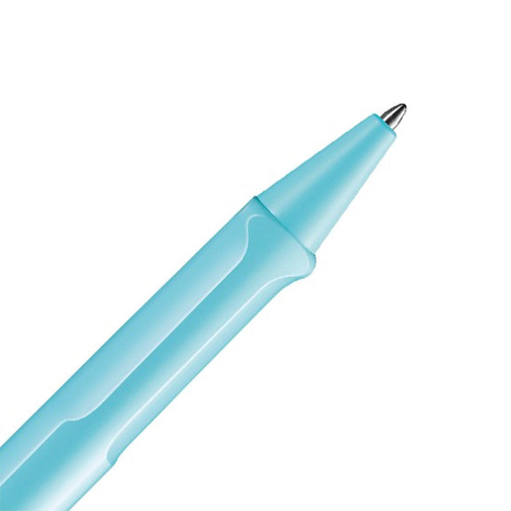 Write different. LAMY safari aqua sky Ballpoint pen Many attractive colours, timeless design, perfect ergonomics. These are just some of the reasons that the LAMY safari is one of the most popular writing instruments worldwide. Distinctive recessed grip guarantees writing comfort. Sturdy plastic, shiny blue /metal clip / ergonomic grip / with giant refill LAMY M16 M blue Part No. 4037201
