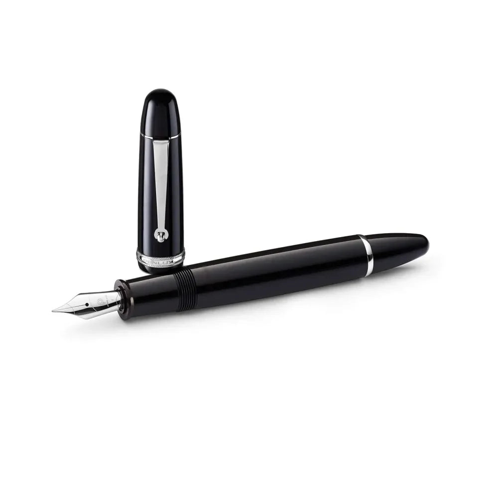 Penlux Grand Black Chrome Trim Fountain Pen - Fine Nib