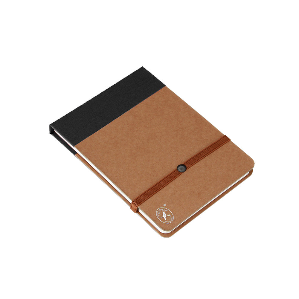 Look and feel the beauty and true allure of minimalism in the creative, Q-bound, A6-sized, Black Rustic Kraft Top Open Pad – A with an elastic band closure and four-colour inner. Difficult to resist, indeed! Foil Stamped Kraft Cover Creative Four Colour Inner Round Corner Elastic Band Closure Q Bound Top Open Pad No. of pages 160 Size Dimension A6 (103x147mm)