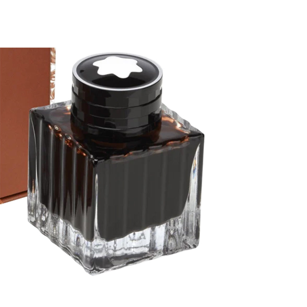 Ink Bottle 50 ml, James Purdey & Sons, Cigar Scent, Brown The Ink Bottle complements the James Purdey & Sons Writing Instrument offer. The exquisite ink is inspired by cigar color and scent and influenced by the post-hunting ritual. Refills Type: Ink Bottle James Purdey & Sons Suitable for Fountain pens Quick-drying Size: 50 ml Colour: Cigar Scent Brown