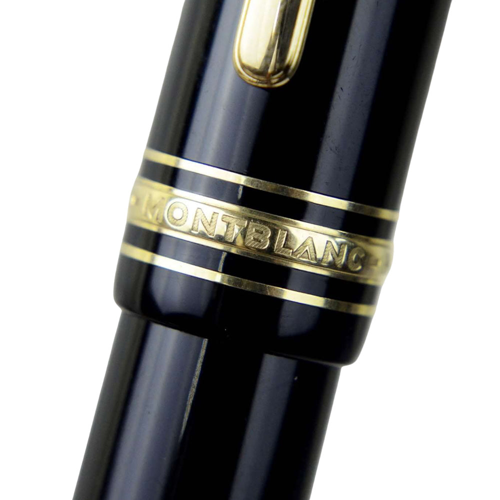 The Meisterstück 149 - a design that writes history. Deep black precious resin with gold-coated details, surmounted by the white star emblem and finished with a handcrafted Au 750 / 18K gold nib, evolves into Montblanc’s design icon. Black precious resin Gold-coated clip with individual serial number Black precious resin with Montblanc emblem inlay Piston filling mechanism Handcrafted Au 750/ 18KT gold nib with rhodium-coated inlay Product Code : MFFRCQYH2 Made in Germany