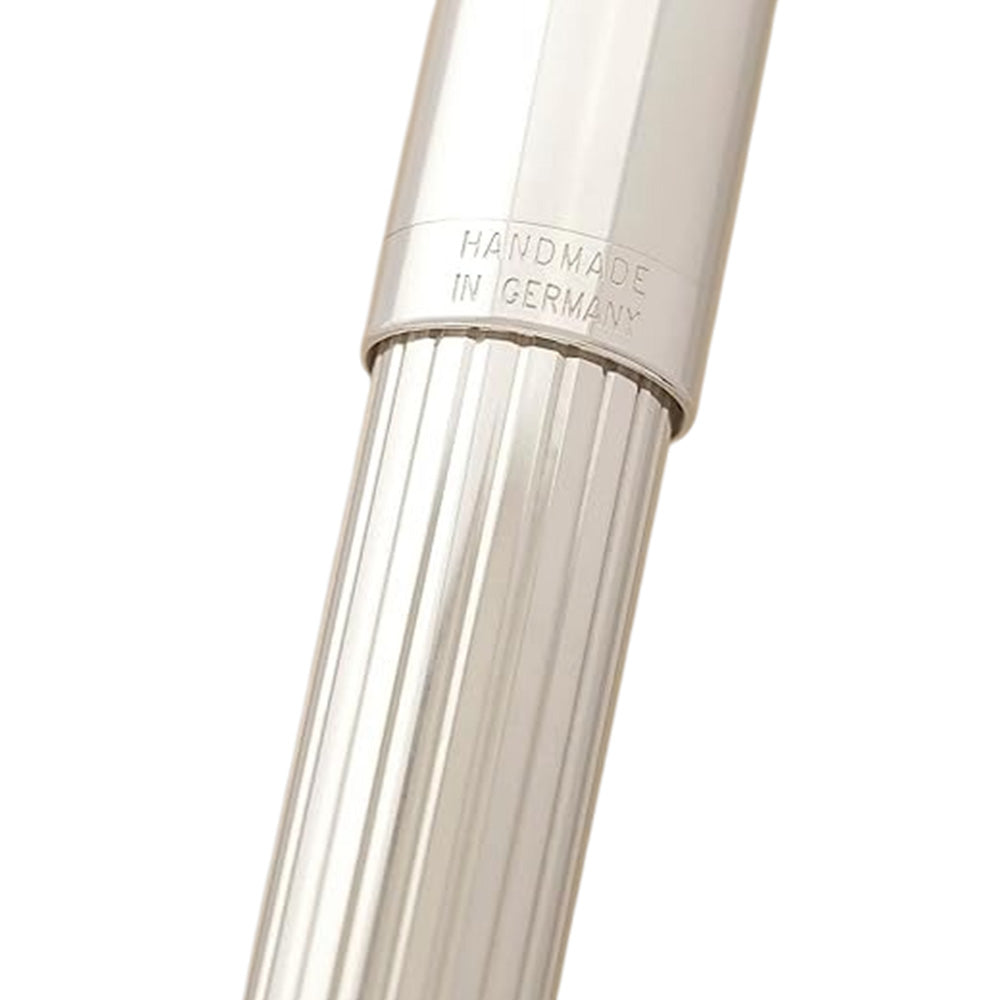 Graf von Faber-Castell Classic Platinum-Plated Fountain Pen – 18Kt Gold Medium Nib