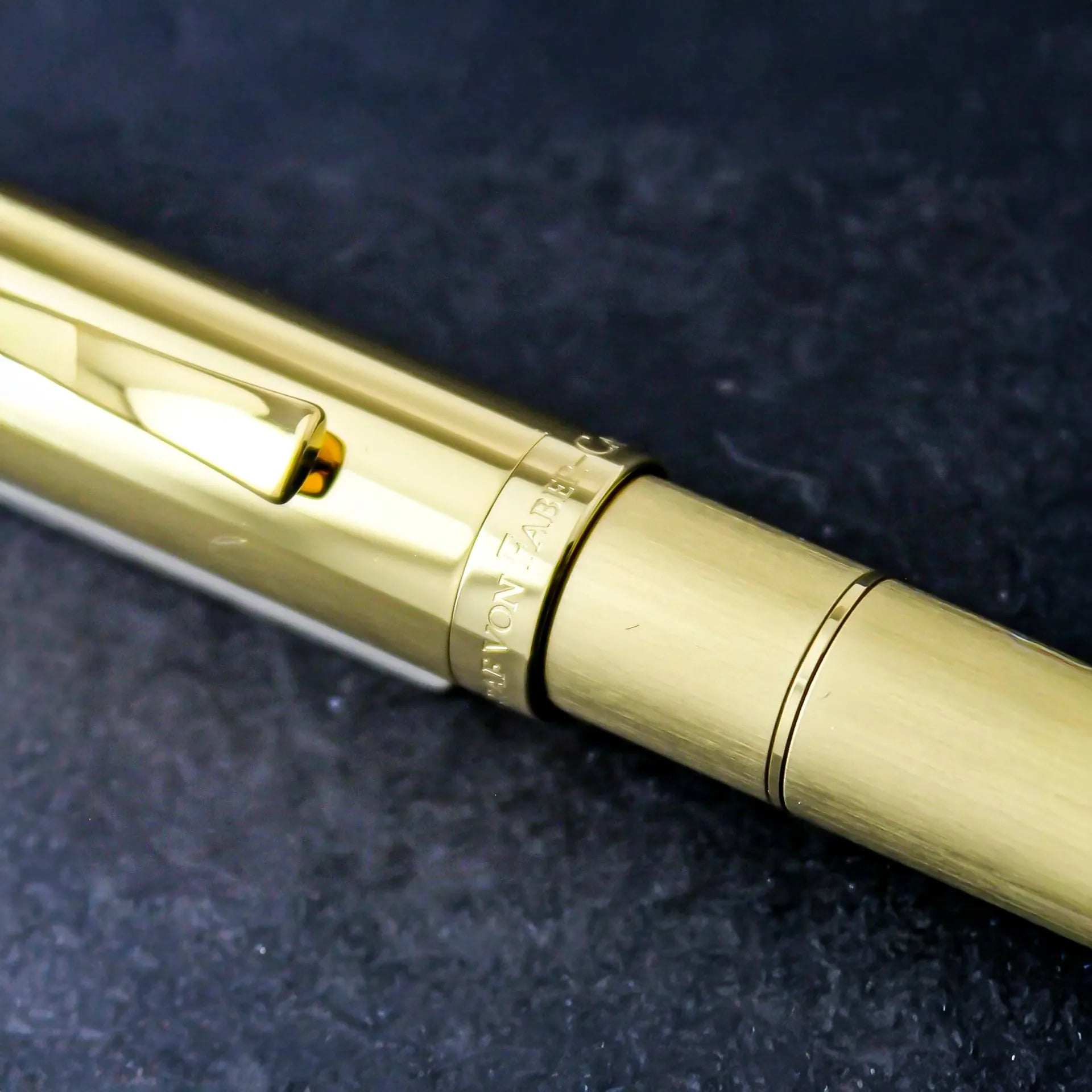 Graf von Faber-Castell Classic Anello Gold Fountain Pen - 18Kt Two-Ton Gold Medium Nib