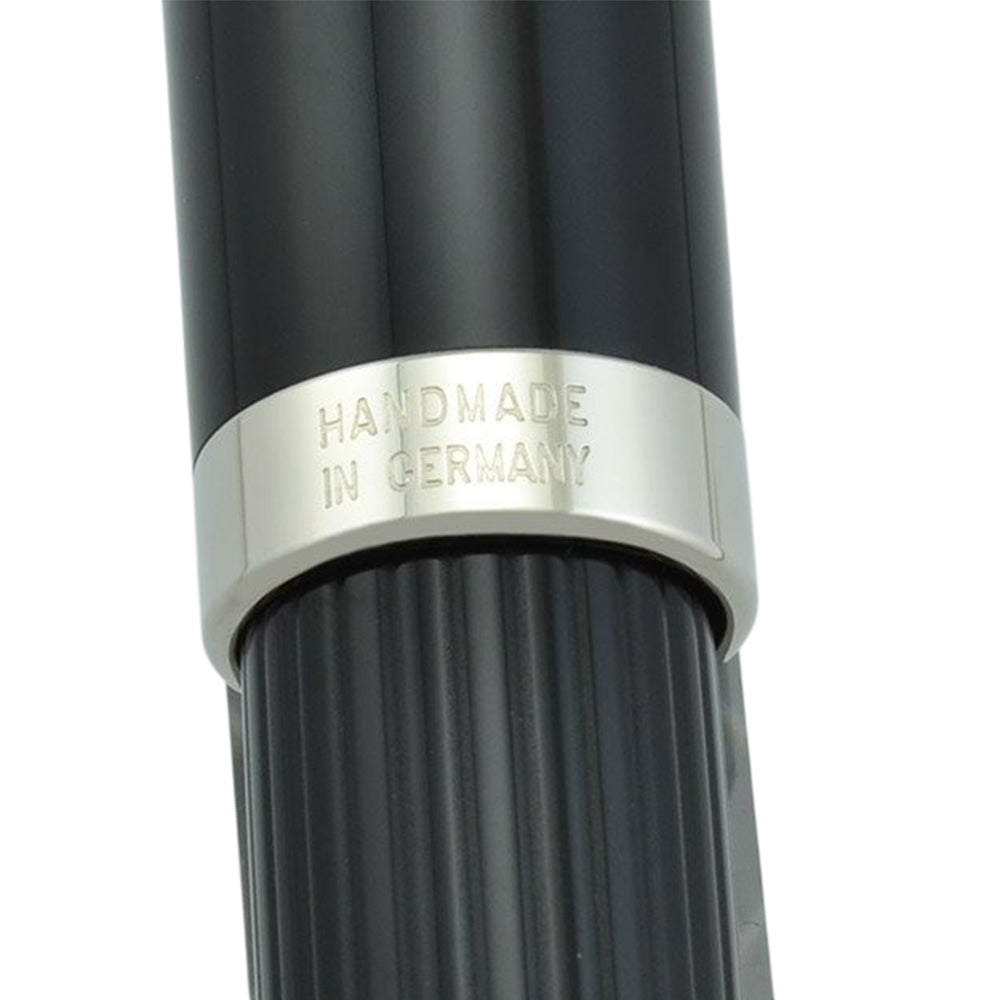Graf von Faber-Castell Intuition Fluted Black Fountain Pen – 18Kt Gold Medium Nib