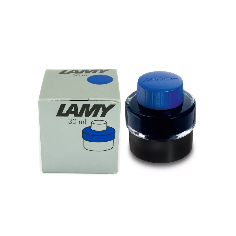 LAMY T 51 bottled ink, 30ml, comes with an in-built of blotting paper around the base ( Paper roll is not included ) and ink residue collecting basin for effortless and mess-free refilling of your fountain pen. Available in a variety of colours and specifically engineered to suit LAMY fountain pens. Body Material : Glass/Plastic Cap Material : Plastic Ink Capacity : 30ml Ink Colour : Blue Product Type : Writing Instruments Collection : T51 Brand Origin: Germany