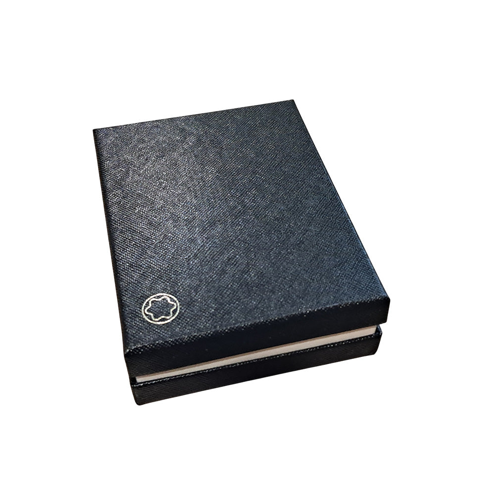 Despite its compact design, this mini wallet crafted from Cyprus blue leather is remarkably functional. Internally, it houses four credit card slots, a business card compartment, and an additional pocket. On the exterior, there’s a slot for an additional credit card. Material : Calf-skin leather Leather : Saffiano printed full-grain bovine leather Color : Cyprus Blue Lining : Fabric Dimensions : 80X10X105 mm Country of Origin : Italy