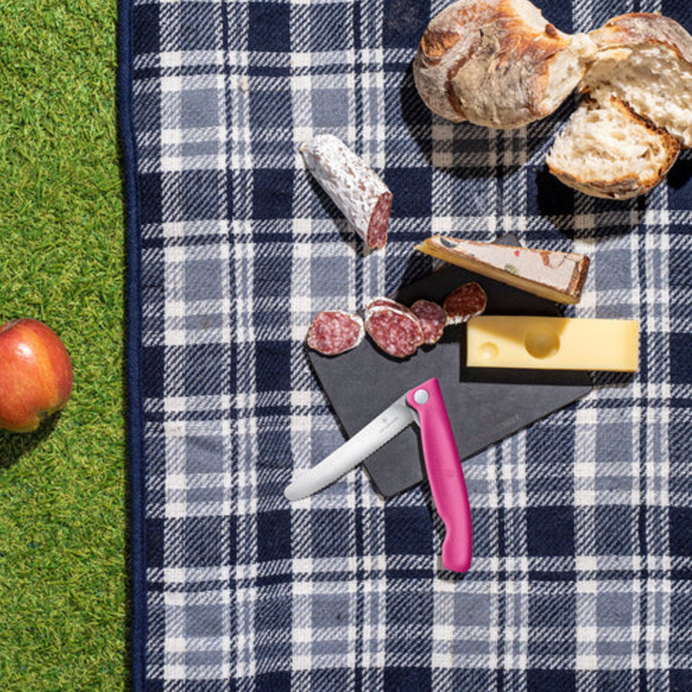 Victorinox Swiss Classic Foldable Paring Knife Wavy Edge 13cm - Pink