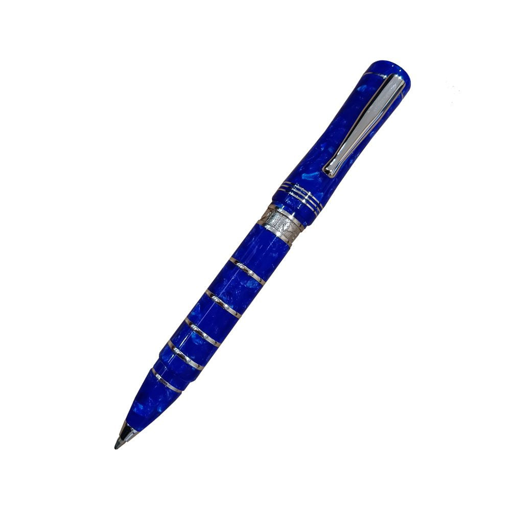 Delta’s Evolution celebrates the 200th anniversary of the birth of Charles Darwin (1809–1882) and his remarkable theory of natural selection. The limited edition pens are hand-turned from solid blocks of marbled blue resin with antiqued, solid sterling silver accents. The central ring depicts the famous sketch “Darwin’s Finches” in high relief. Each mode is limited to 809 pieces. Colour : Blue Resin Handmade 925% Sterling Silver trim Limited to 608/809 pcs Packaging: Luxury gift box