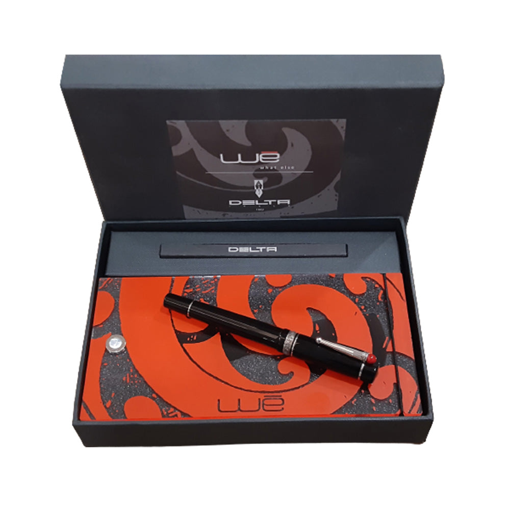 Delta We 17 Black Resin with Sterling Silver Ring & Trim Fountain Pen – 14Kt Gold Medium Nib