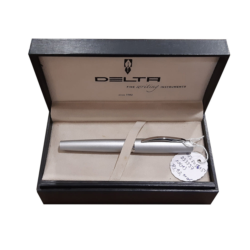 Delta Magnesium Matt Gray with Rhodium Trim Fountain Pen - 18Kt Gold Fusion Medium Nib