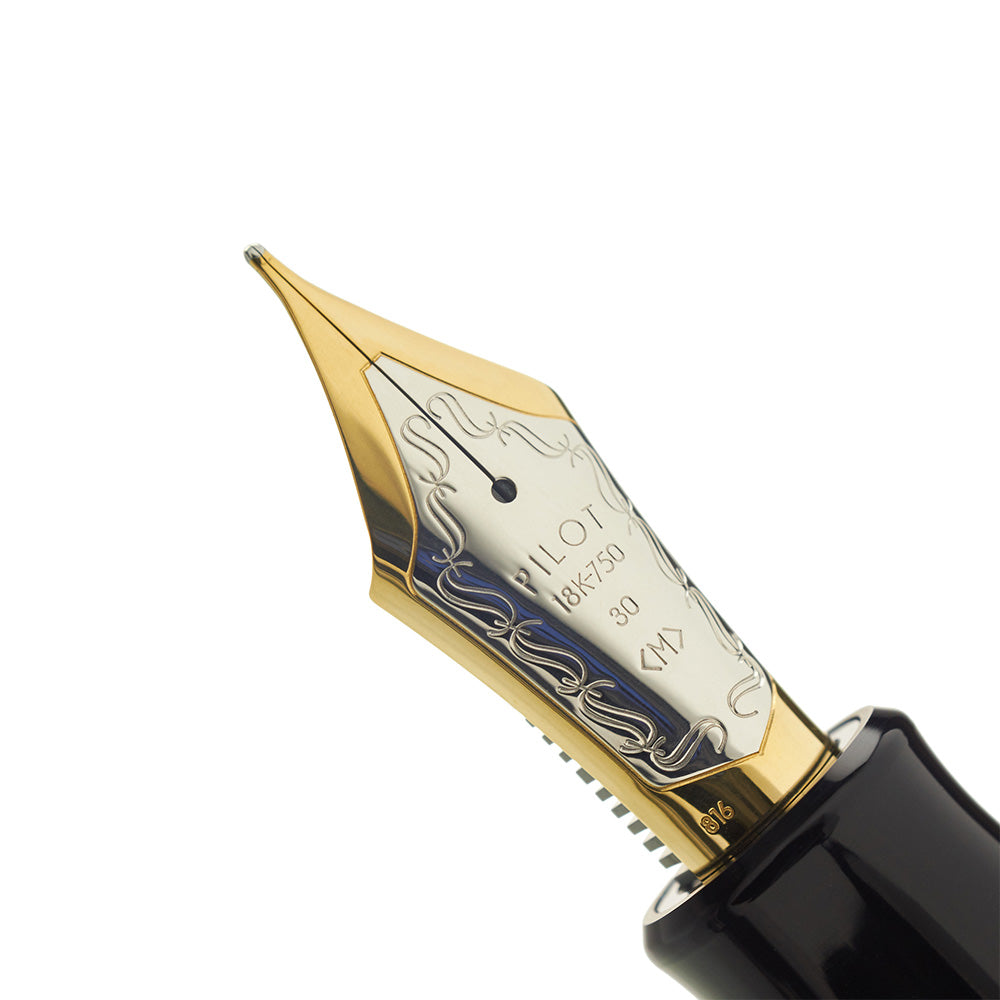 Pilot Custom Urushi Black GT Fountain Pen - 18Kt Gold Medium Nib
