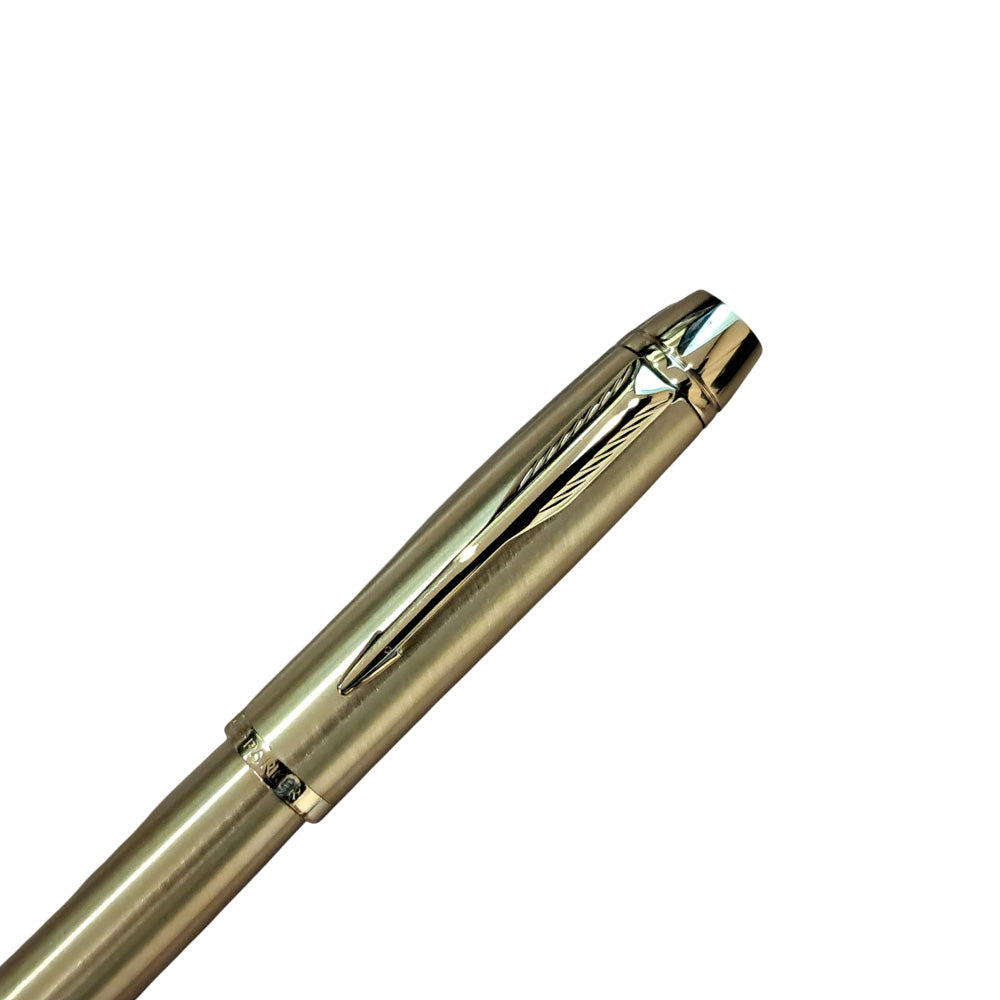 Parker Odyssey Gold GT Rollerball Pen Modern, Elegant And Professional, The Parker Odyssey Is A Pen Ready To Accompany You Everywhere. Parker Odyssey Delivers An Incredibly Smooth And Intense Writing Experience, While The Smart Design Offers A Stylish Look. Gold Gold Plated Trim Finish: Gold Finish Material: Brass, Decorative Coating Ink Colour: Blue Comes with Replaceable Refill Country of Origin: India