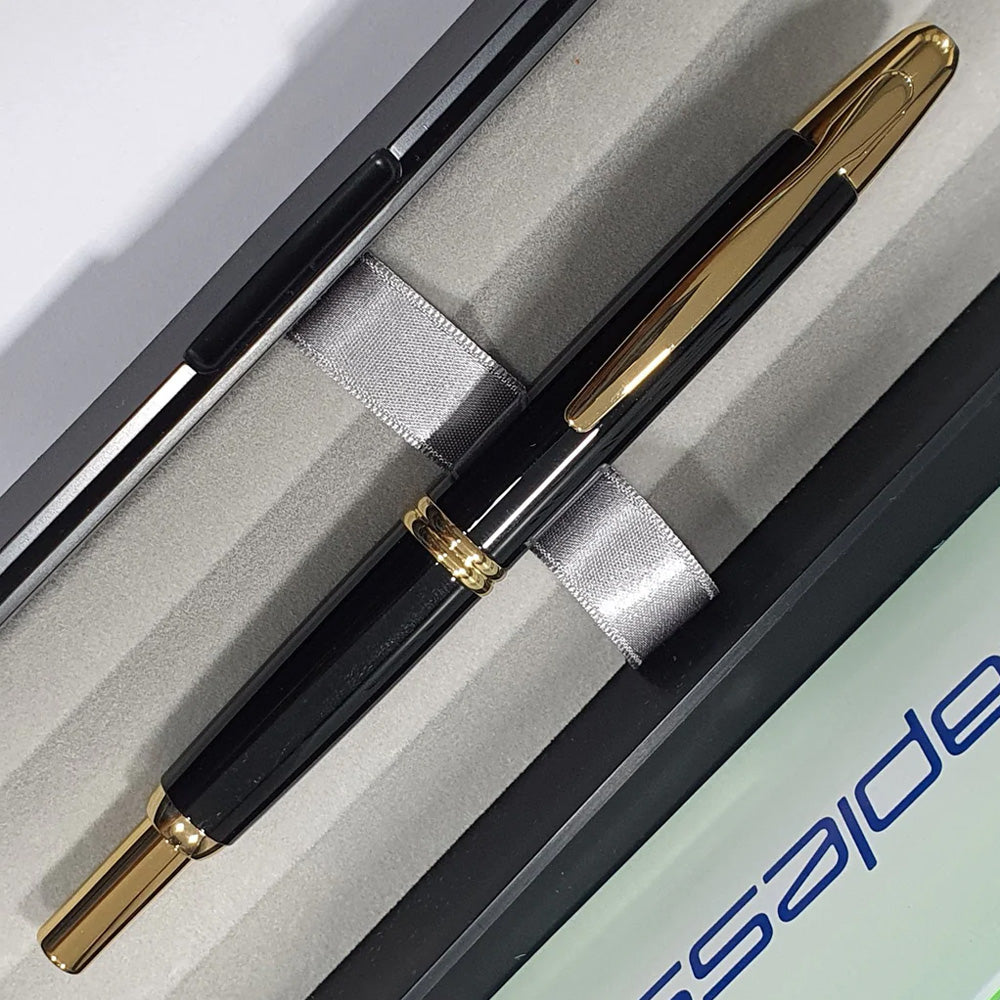 Pilot Capless Black GT Fountain Pen - 18Kt Gold Fine Nib