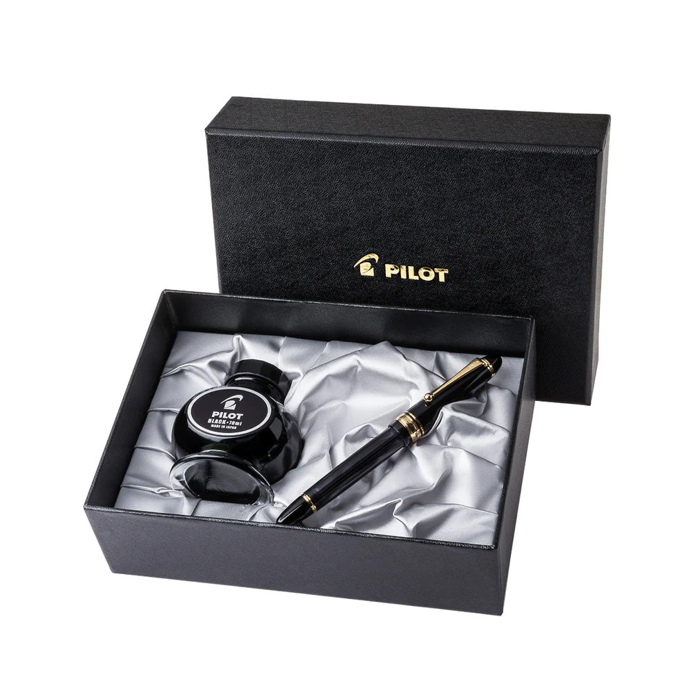 Pilot Custom 823 Transparent Black Fountain Pen with Ink Bottle  - 14Kt Gold Medium Nib