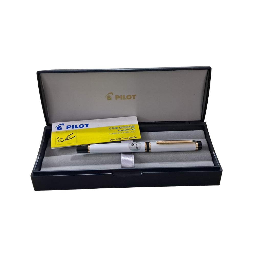 Pilot Grance Pearl White Lacquer with Gold Trim Fountain Pen - 14Kt Gold Medium Nib