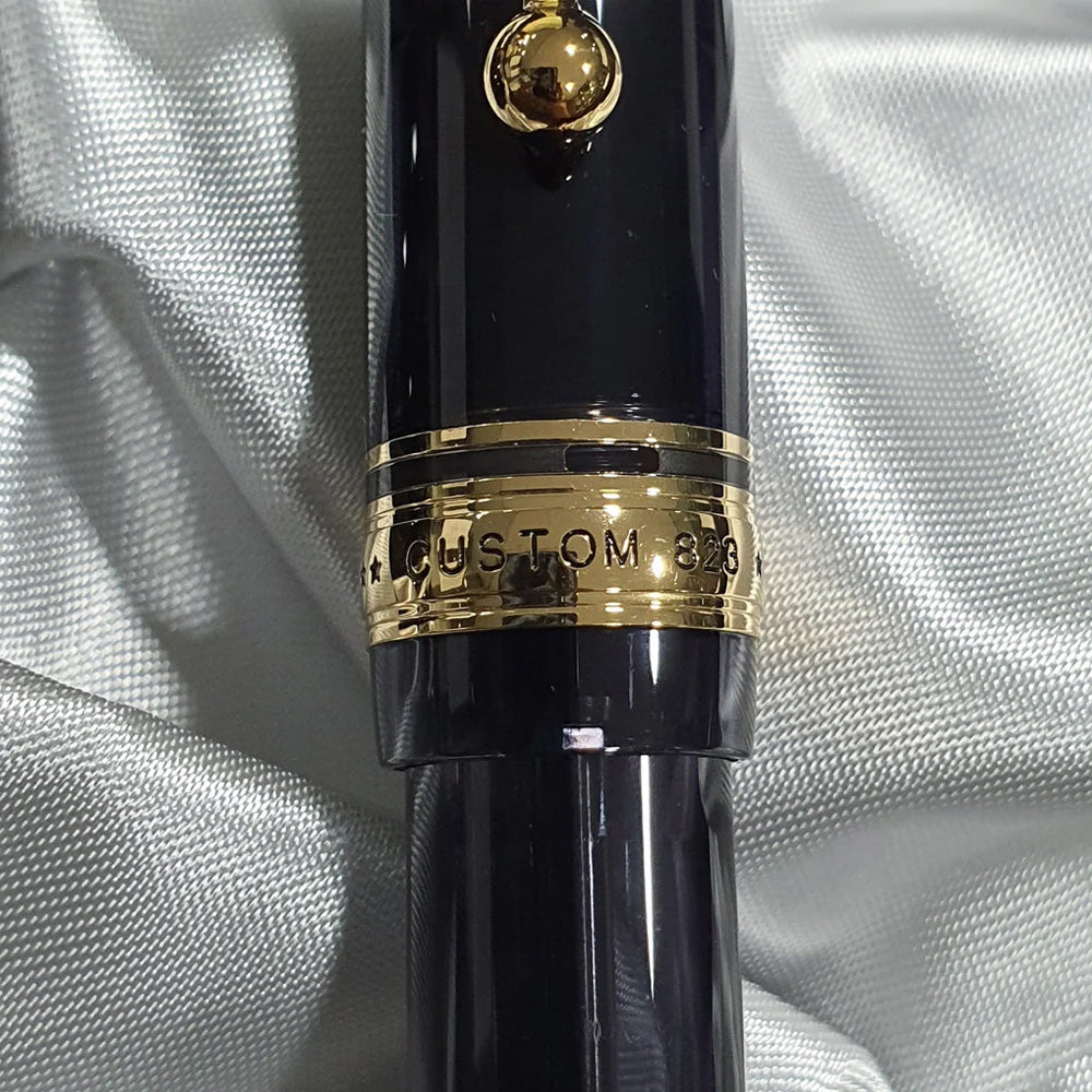 Pilot Custom 823 Black GT Fountain Pen with Ink  - 14Kt Gold Signature Nib