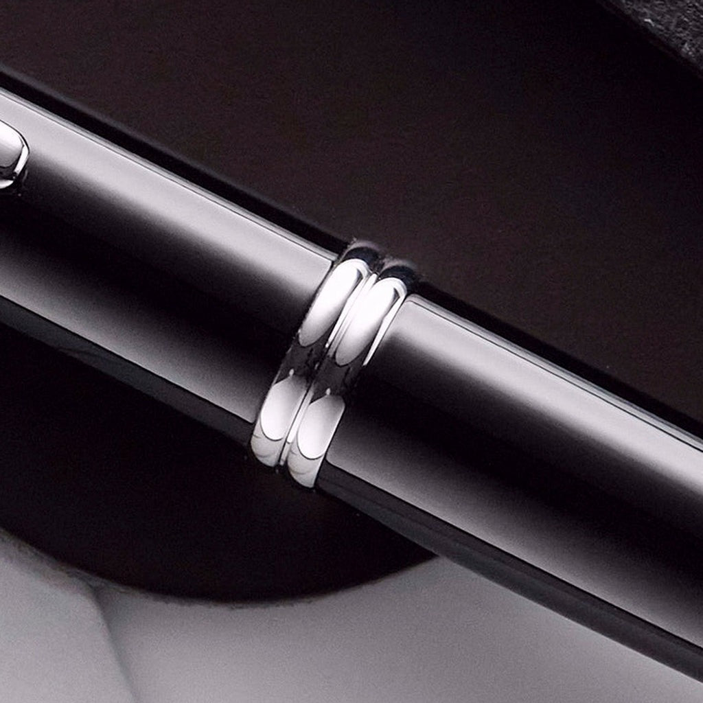 Pilot Capless Black/Rhodium RH Fountain Pen - 18Kt Gold Rhodium-Plated Broad Nib