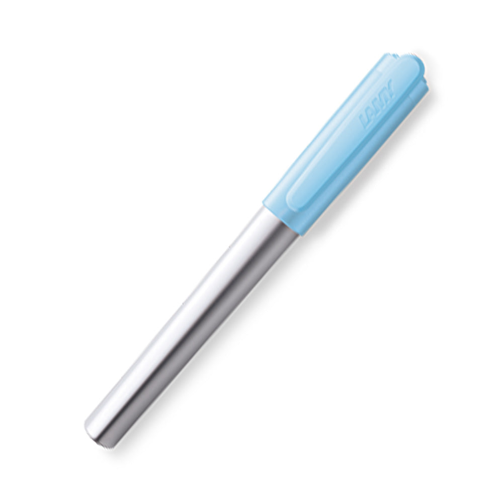 LAMY nexx azure Fountain pen M The LAMY nexx fountain pen has a soft non-slip grip which makes for extended fatigue-free writing. Light and exceptionally sturdy aluminum body and plastic cap. Aluminium, naturally anodized / cap: plastic, azure / non-slip grip / steel nib, polished / with ink cartridge LAMY T 10 blue / comes with the converter LAMY Z 28.
