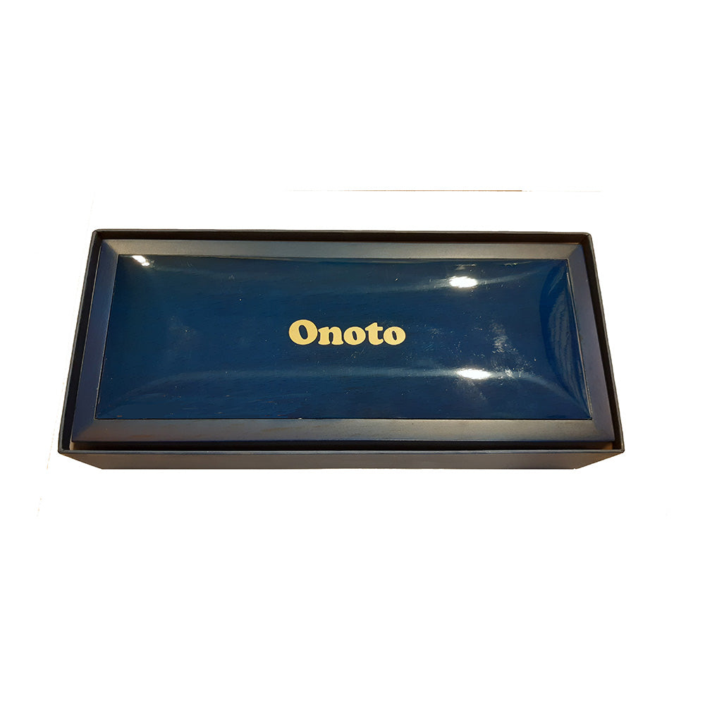 Onoto Magna Classic Light Weight Black-Silver with Sterling Silver Trim Rollerball Pen - ONOTO MAGNA CLASSIC Black Rollerball Pen. Perfect balance and feel. Hold the Magna Classic and you will marvel at its perfect balance and how tactile it feels Body Colour : Black-Silver Materials : 3 sterling silver cap bands with the famous silver plated Onoto Chevron clip Tip : Rollerball Made in England by Onoto